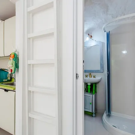Pet Friendly In With Kitchen Daire